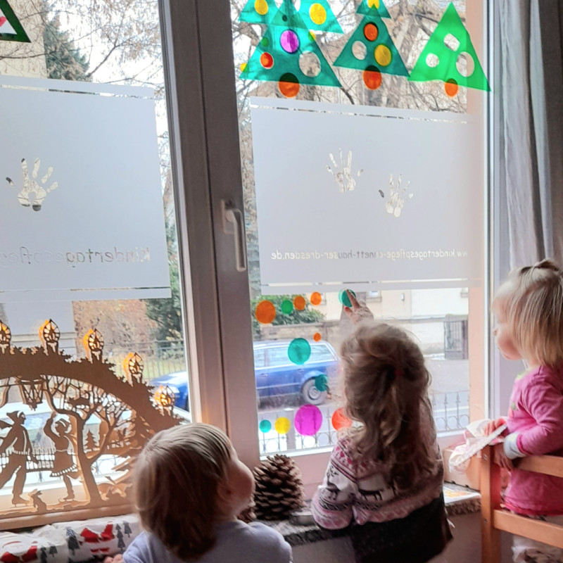 Gemeinsames Schmücken zum Jahreskreis