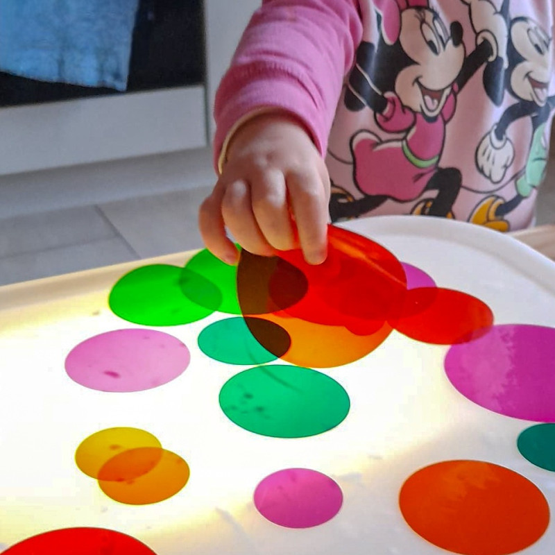 Forschungen mit Licht und Farben begleiten