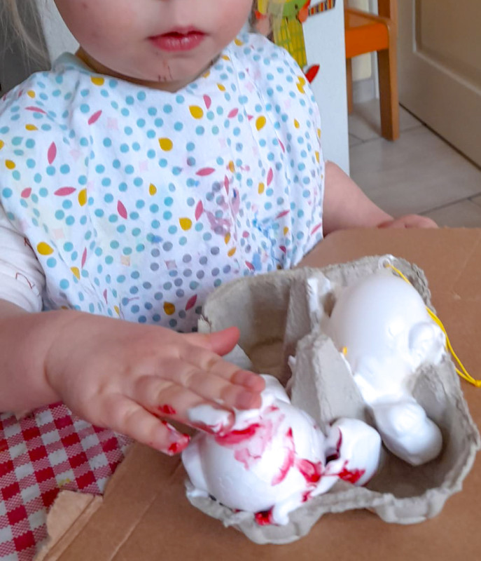 Ostereier färben mit allen Sinnen