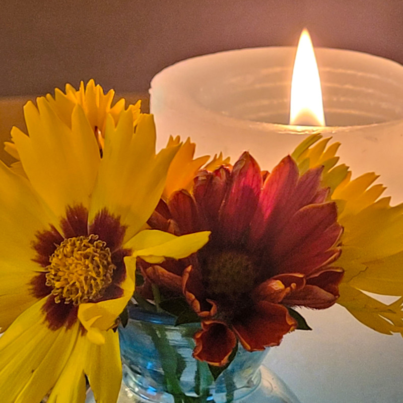 Kerzenschein beim Frühstück